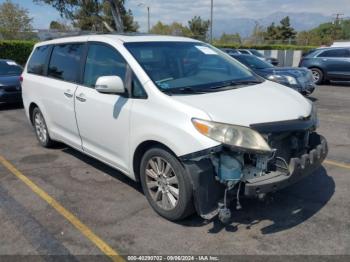  Salvage Toyota Sienna