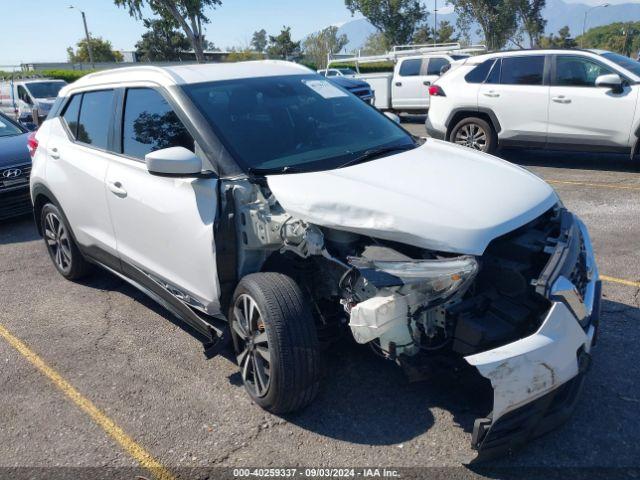  Salvage Nissan Kicks