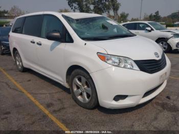  Salvage Toyota Sienna