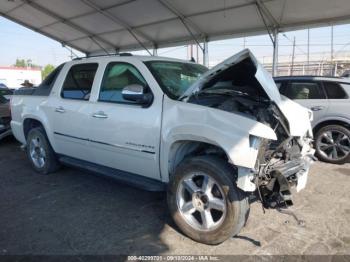  Salvage Chevrolet Avalanche 1500