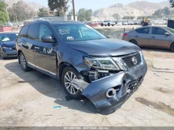  Salvage Nissan Pathfinder