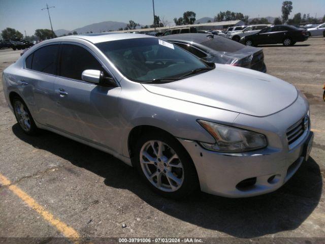  Salvage Nissan Maxima