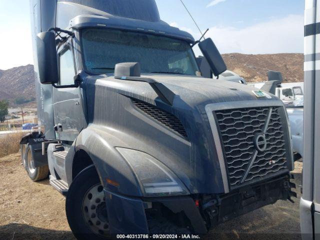  Salvage Volvo Vnl