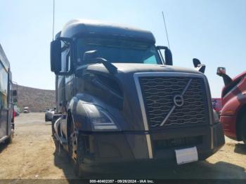  Salvage Volvo Vnl