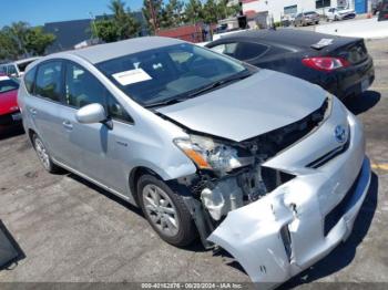  Salvage Toyota Prius v