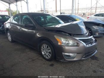  Salvage Nissan Altima