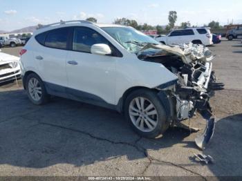  Salvage Hyundai TUCSON