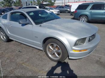  Salvage Ford Mustang