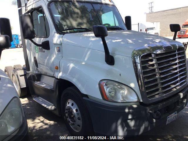  Salvage Freightliner Cascadia 125