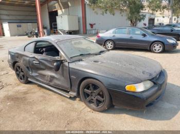  Salvage Ford Mustang