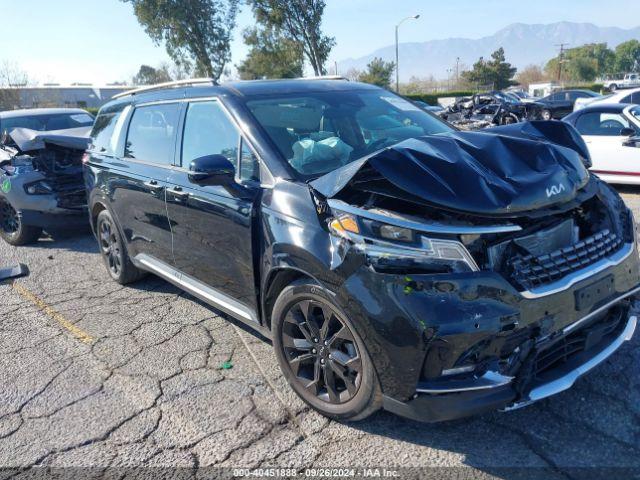  Salvage Kia Carnival