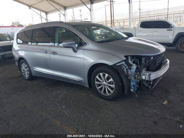  Salvage Chrysler Pacifica