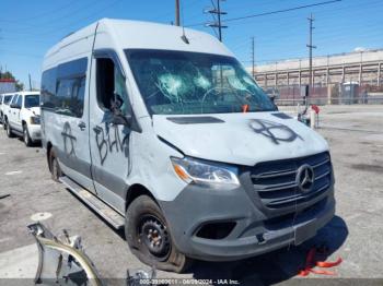  Salvage Mercedes-Benz Sprinter 2500