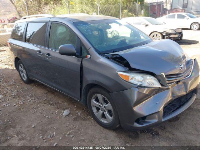  Salvage Toyota Sienna