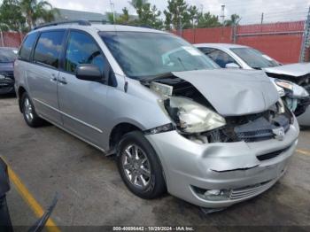  Salvage Toyota Sienna