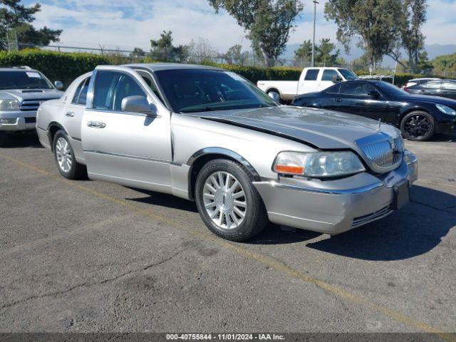  Salvage Lincoln Towncar