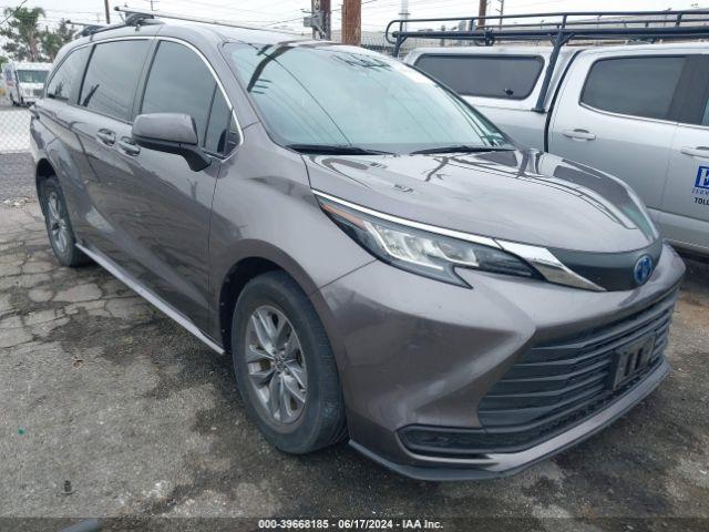  Salvage Toyota Sienna