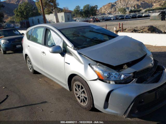  Salvage Toyota Prius v