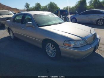  Salvage Lincoln Towncar