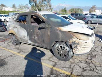  Salvage Hyundai TUCSON