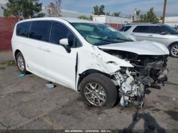  Salvage Chrysler Voyager