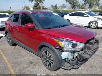  Salvage Nissan Kicks