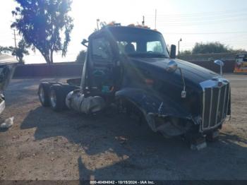  Salvage Peterbilt 579