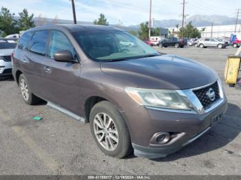  Salvage Nissan Pathfinder