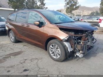  Salvage Toyota Sienna