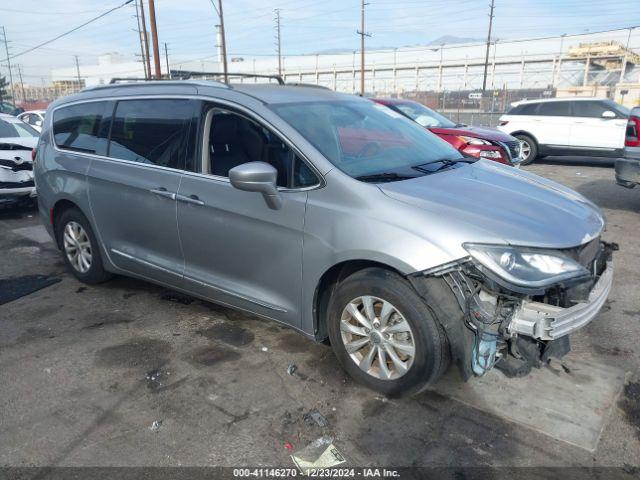  Salvage Chrysler Pacifica