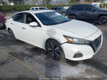  Salvage Nissan Altima