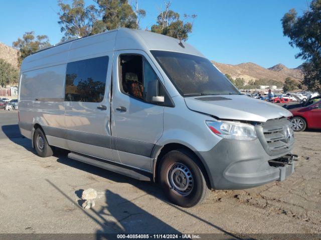  Salvage Mercedes-Benz Sprinter 2500