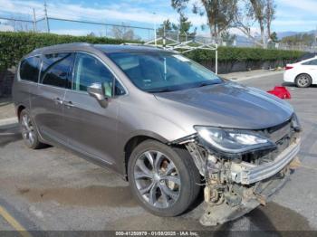  Salvage Chrysler Pacifica