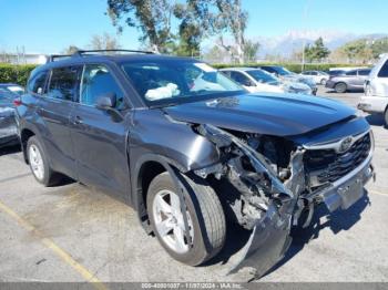  Salvage Toyota Highlander