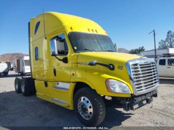  Salvage Freightliner Cascadia 125