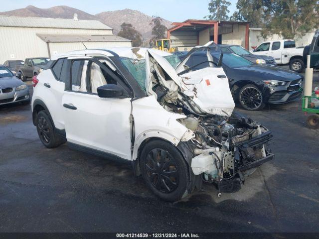  Salvage Nissan Kicks