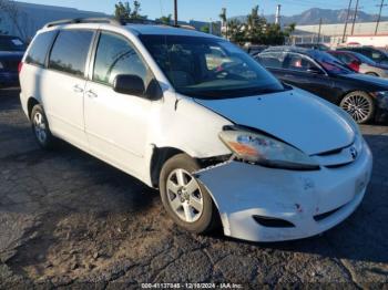  Salvage Toyota Sienna