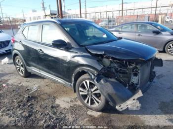  Salvage Nissan Kicks