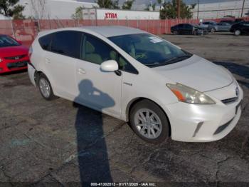  Salvage Toyota Prius v