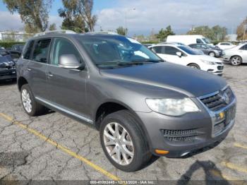  Salvage Volkswagen Touareg