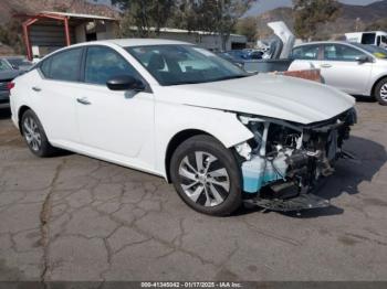  Salvage Nissan Altima