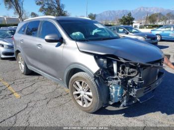  Salvage Kia Sorento