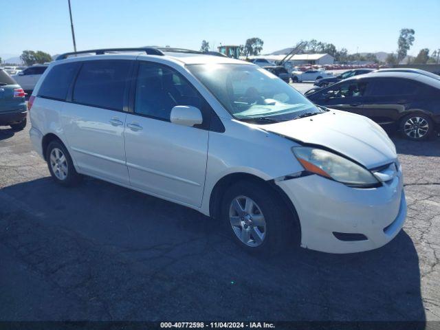  Salvage Toyota Sienna