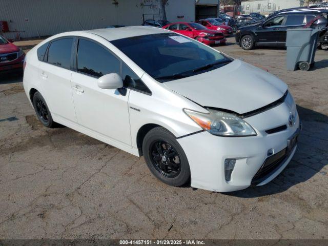  Salvage Toyota Prius