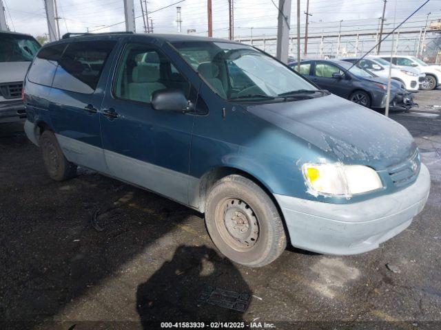  Salvage Toyota Sienna