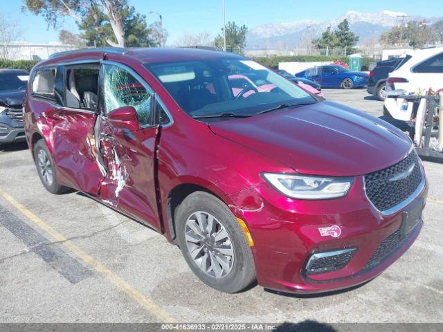  Salvage Chrysler Pacifica