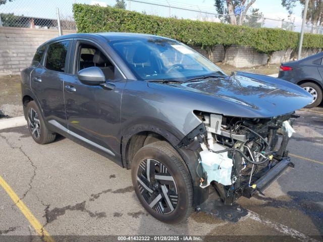  Salvage Nissan Kicks