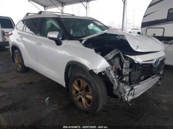  Salvage Toyota Highlander