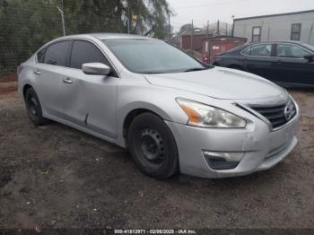  Salvage Nissan Altima