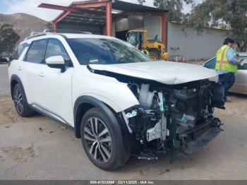  Salvage Nissan Pathfinder